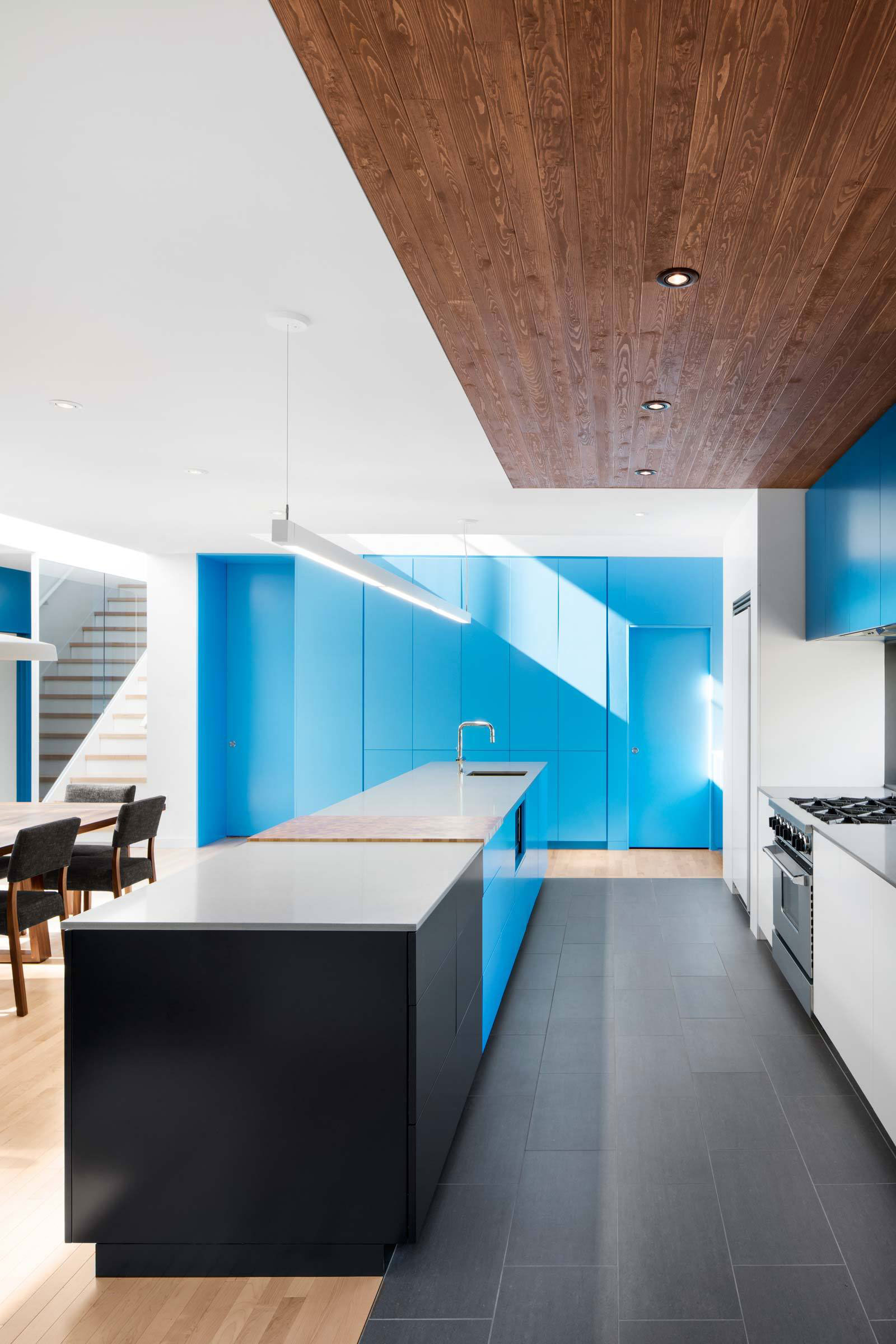 A Contemporary Home Combines Wood and Steel Panelling in Rimouski by NatureHumaine (10)