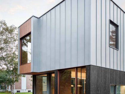 A Contemporary Home Combines Wood and Steel Panelling in Rimouski by NatureHumaine (2)