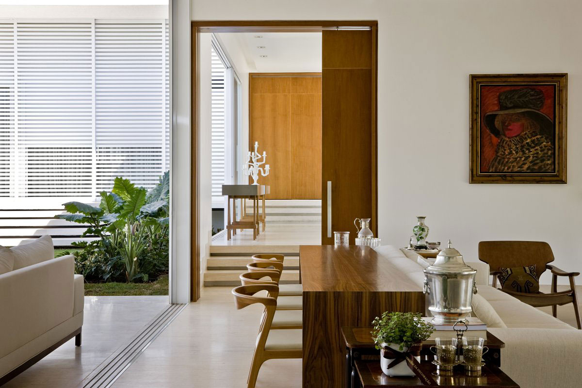 A Contemporary Home Composed by Streamlined Structure with Eclectic Interiors in Goiania by Leo Romano (12)