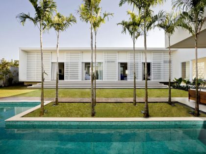 A Contemporary Home Composed by Streamlined Structure with Eclectic Interiors in Goiania by Leo Romano (6)