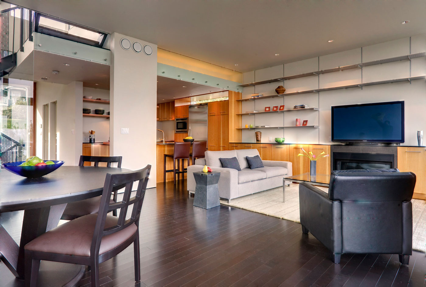 A Contemporary Home Overlooking Lake Washington and the Cascade Mountains in Seattle by David Coleman Architecture (13)