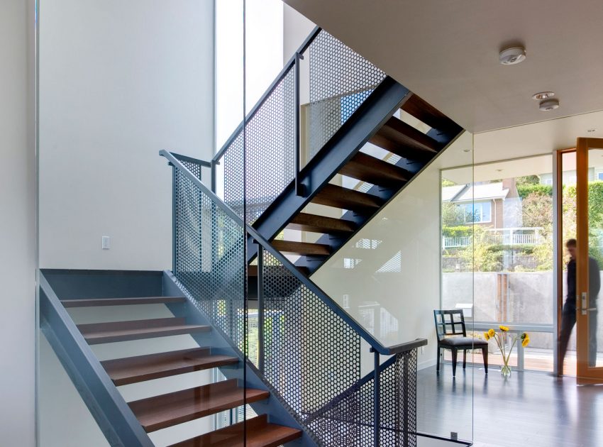 A Contemporary Home Overlooking Lake Washington and the Cascade Mountains in Seattle by David Coleman Architecture (15)