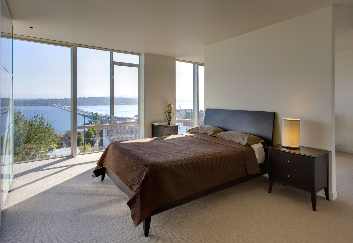 A Contemporary Home Overlooking Lake Washington and the Cascade Mountains in Seattle by David Coleman Architecture (18)