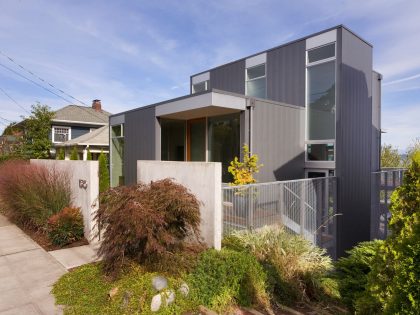 A Contemporary Home Overlooking Lake Washington and the Cascade Mountains in Seattle by David Coleman Architecture (3)
