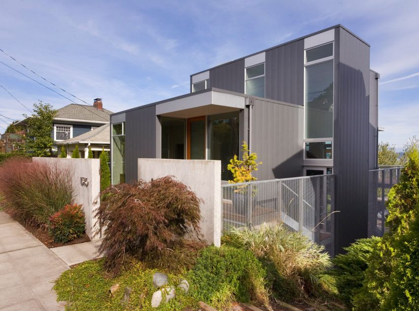 A Contemporary Home Overlooking Lake Washington and the Cascade Mountains in Seattle by David Coleman Architecture (3)