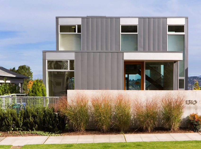 A Contemporary Home Overlooking Lake Washington and the Cascade Mountains in Seattle by David Coleman Architecture (4)