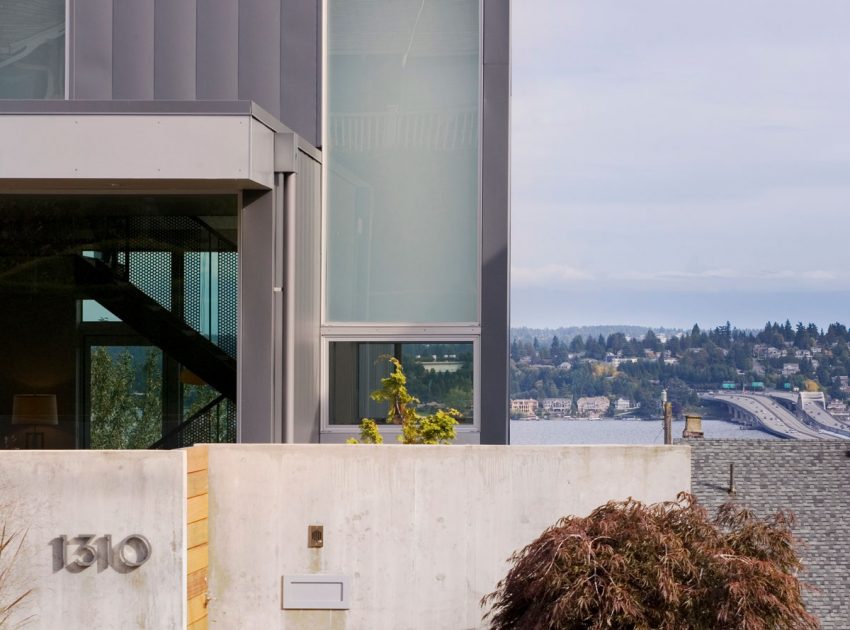 A Contemporary Home Overlooking Lake Washington and the Cascade Mountains in Seattle by David Coleman Architecture (5)