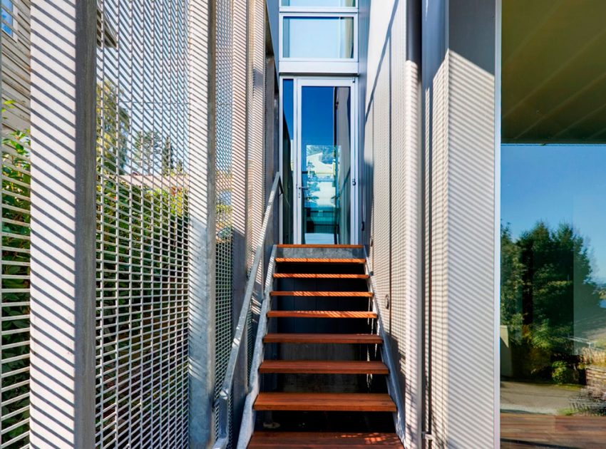 A Contemporary Home Overlooking Lake Washington and the Cascade Mountains in Seattle by David Coleman Architecture (6)