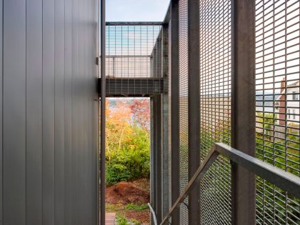 A Contemporary Home Overlooking Lake Washington and the Cascade Mountains in Seattle by David Coleman Architecture (7)