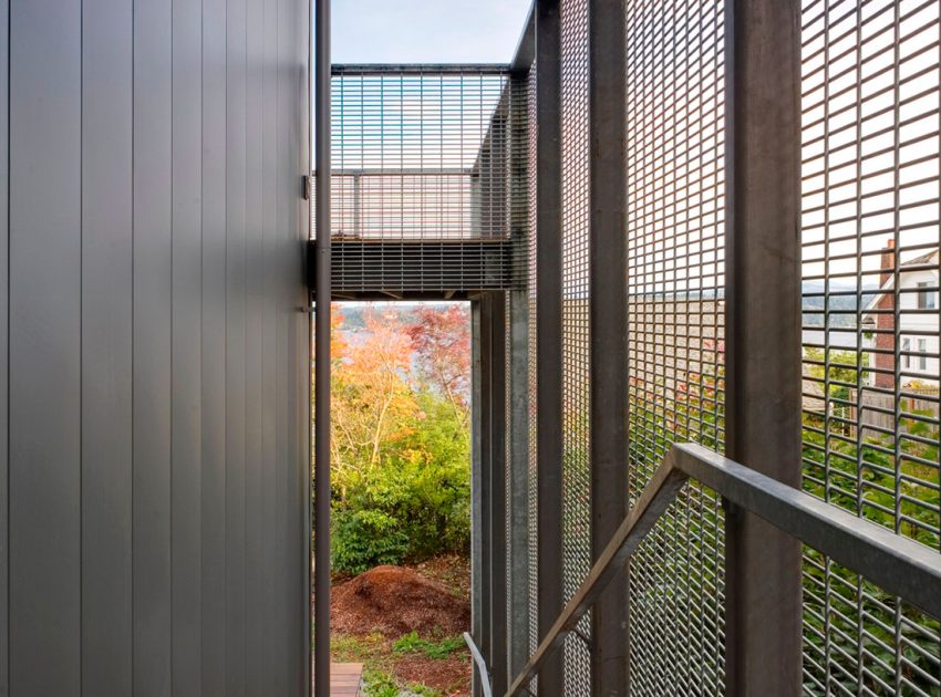 A Contemporary Home Overlooking Lake Washington and the Cascade Mountains in Seattle by David Coleman Architecture (7)