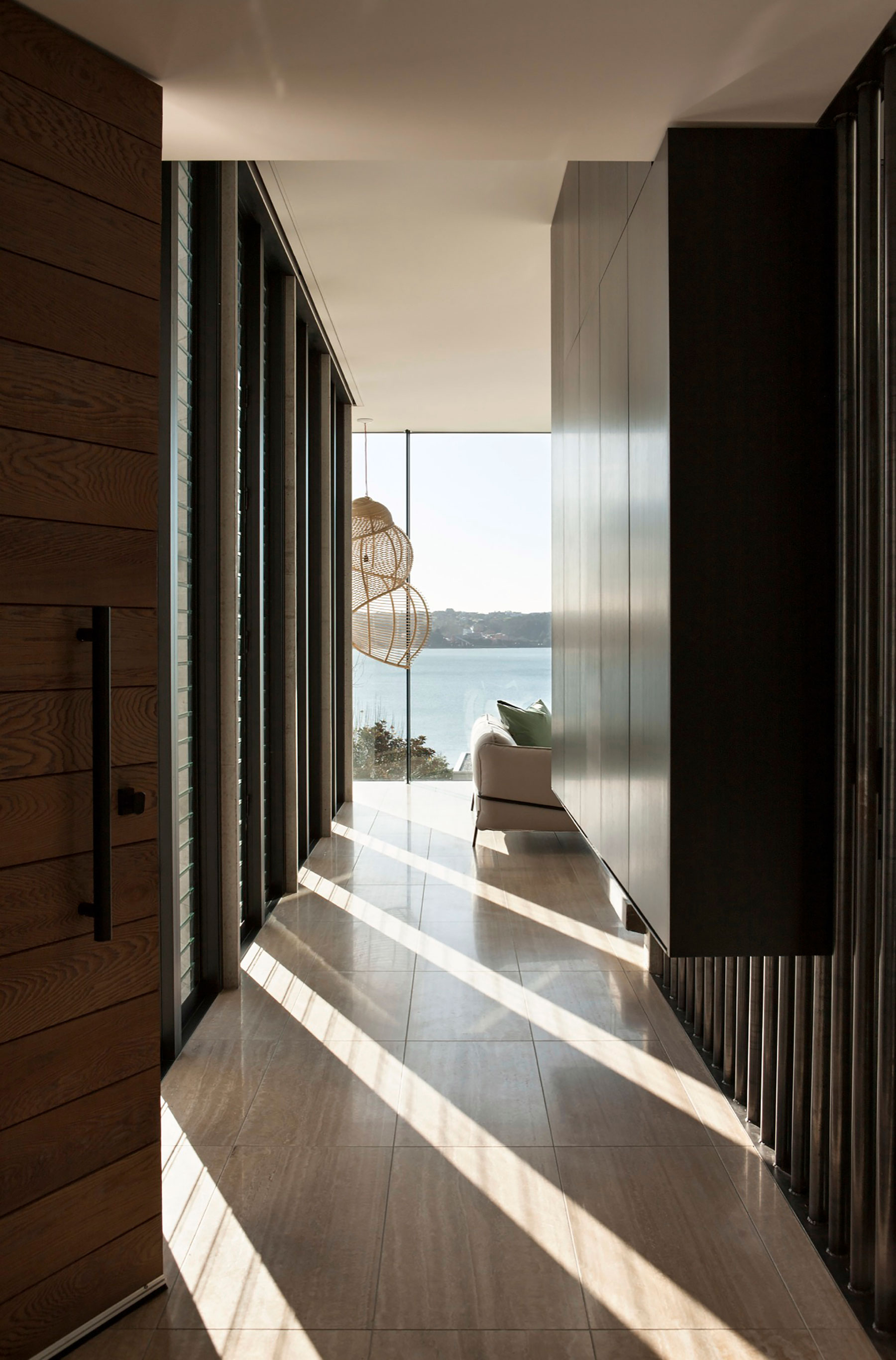 A Contemporary Home with Combination of Concrete and Glass Materials on Herne Bay Road by Daniel Marshall Architects (2)