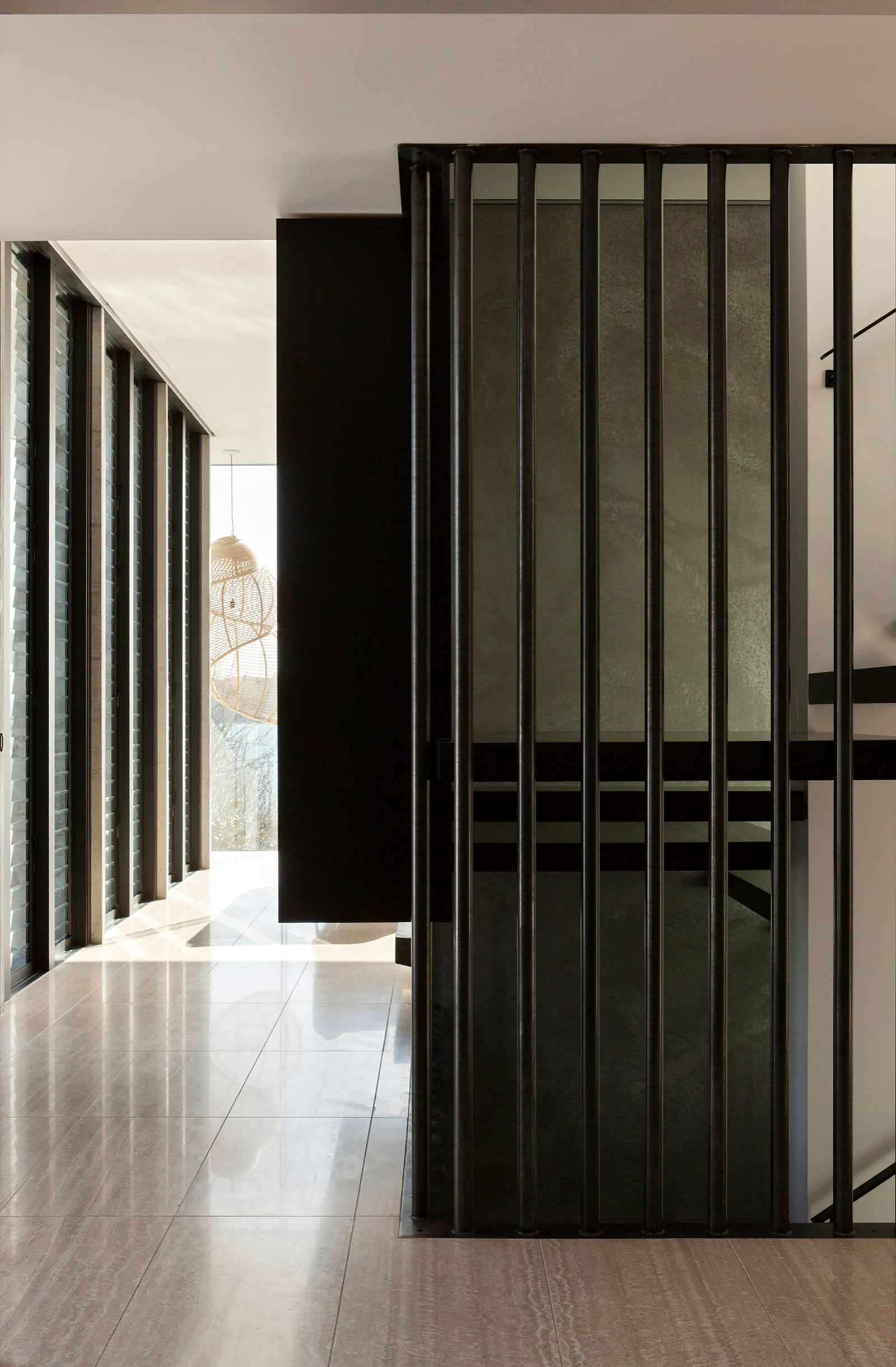 A Contemporary Home with Combination of Concrete and Glass Materials on Herne Bay Road by Daniel Marshall Architects (3)