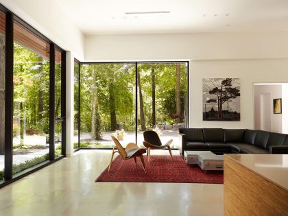 A Stylish Modern Dark Brick Home in the Lush Forests of Dundas, Ontario by Setless Architecture (8)