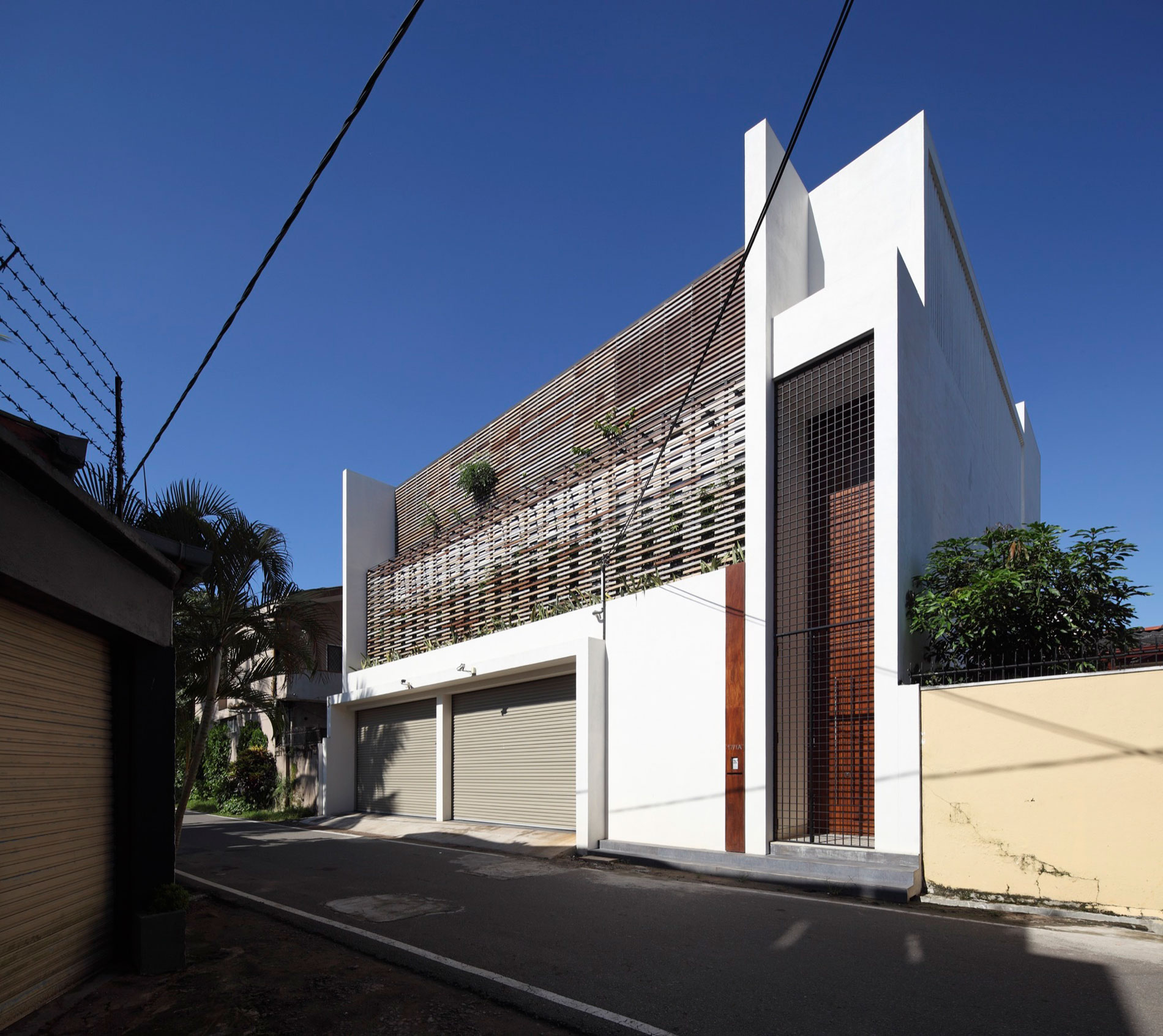 A Contemporary Home with Private Spaces and Natural Light in Colombo, Sri Lanka by KWA Architects (1)