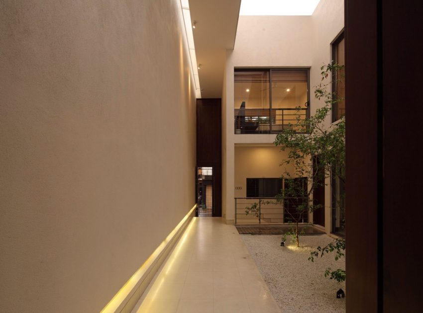 A Contemporary Home with Private Spaces and Natural Light in Colombo, Sri Lanka by KWA Architects (14)