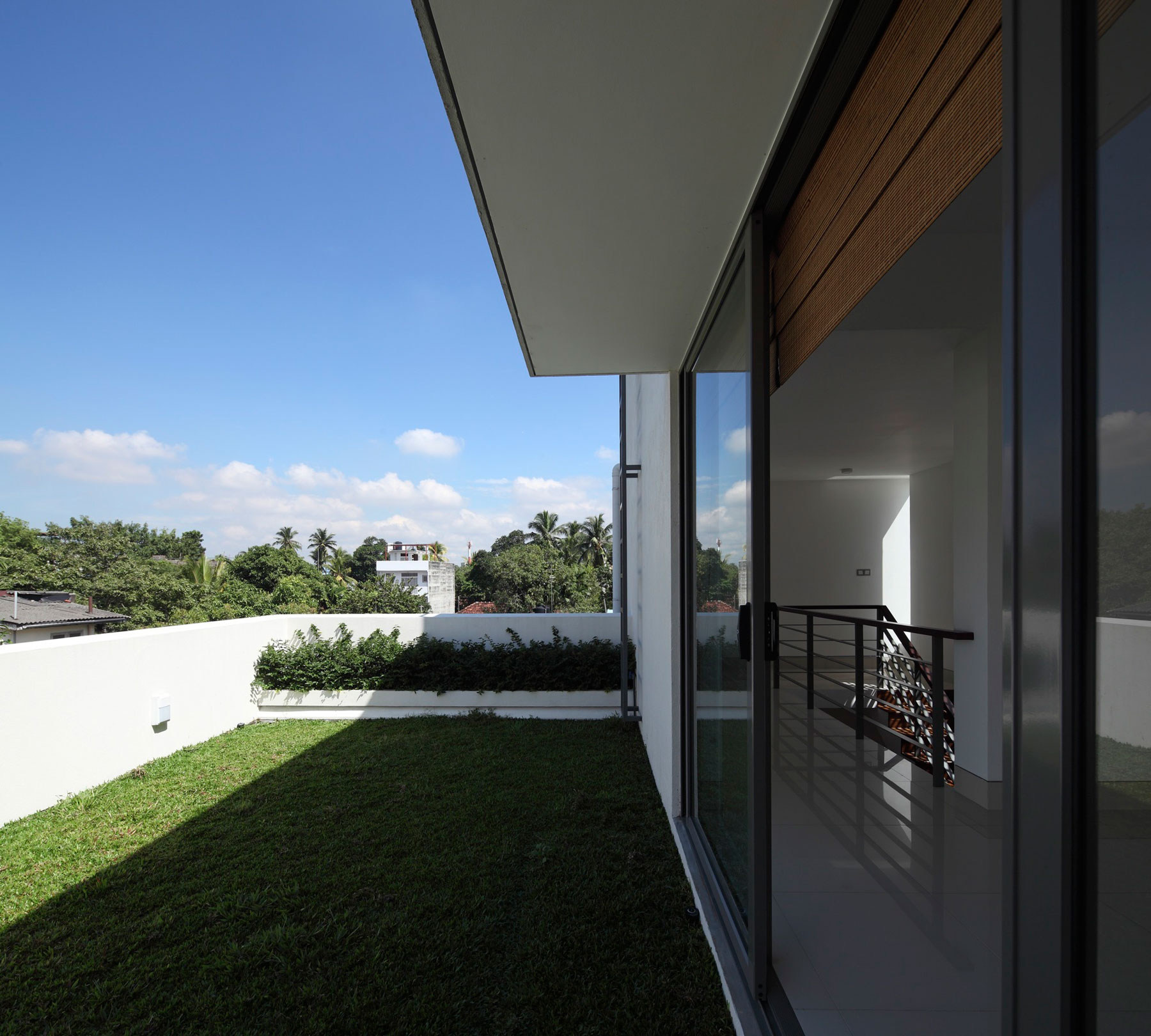 A Contemporary Home with Private Spaces and Natural Light in Colombo, Sri Lanka by KWA Architects (3)