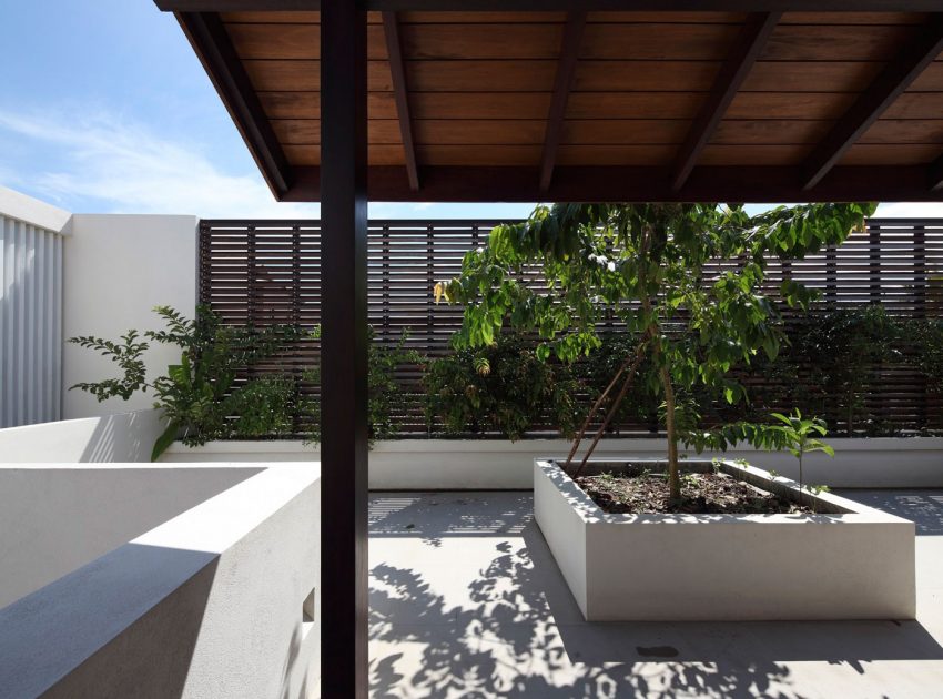 A Contemporary Home with Private Spaces and Natural Light in Colombo, Sri Lanka by KWA Architects (4)