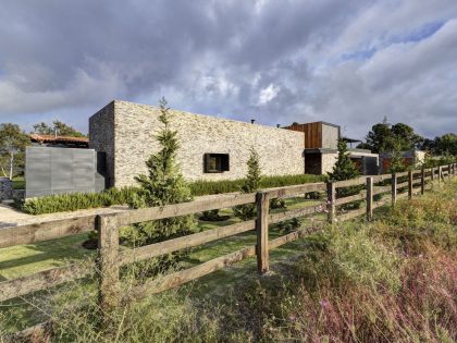 A Contemporary Home with Rustic Elements of Wood and Stone in Mexico by Elías Rizo Arquitectos (4)