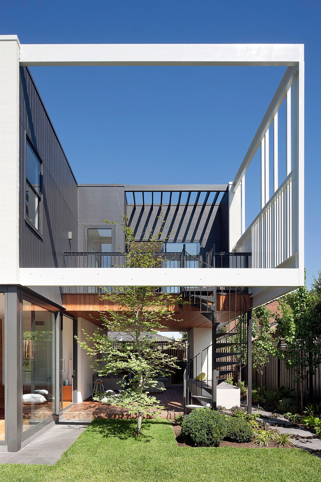 A Stylish Contemporary Home with a Dramatic Landscaping Program in Caulfield by Bower Architecture (2)