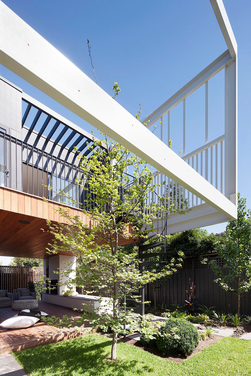 A Stylish Contemporary Home with a Dramatic Landscaping Program in Caulfield by Bower Architecture (3)