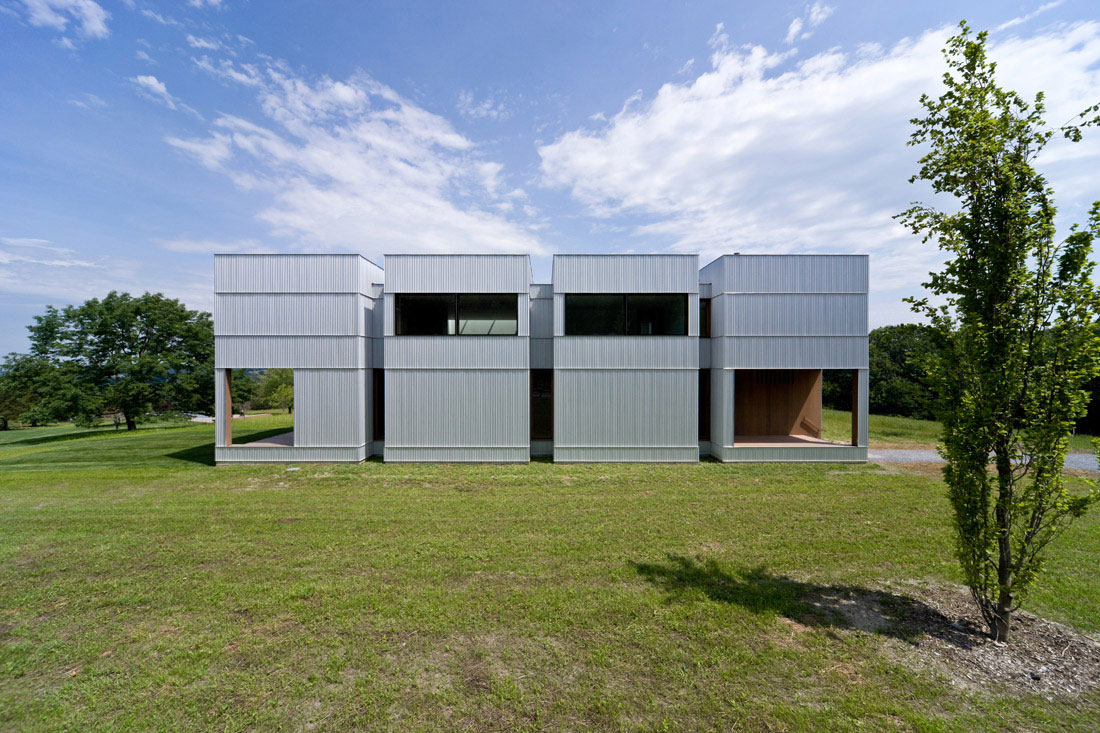 A Contemporary House Constructed of Wood and Metal-Clad for Two Art Collectors in Ancram by HHF Architects & Ai Weiwei (2)