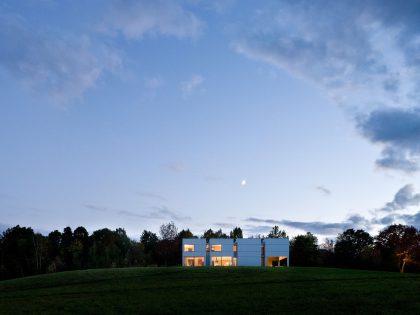 A Contemporary House Constructed of Wood and Metal-Clad for Two Art Collectors in Ancram by HHF Architects & Ai Weiwei (24)