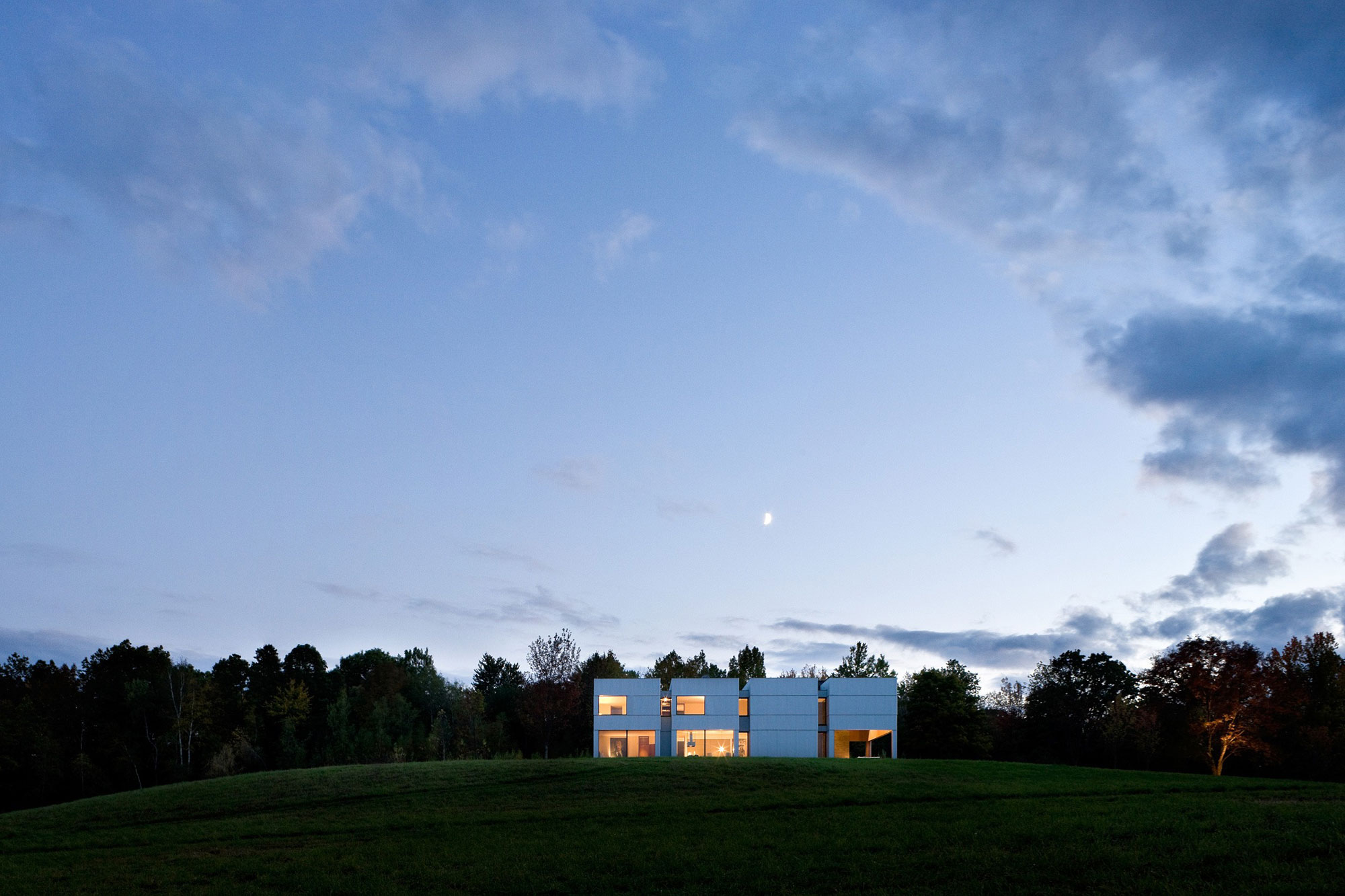 A Contemporary House Constructed of Wood and Metal-Clad for Two Art Collectors in Ancram by HHF Architects & Ai Weiwei (24)