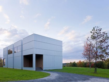 A Contemporary House Constructed of Wood and Metal-Clad for Two Art Collectors in Ancram by HHF Architects & Ai Weiwei (3)