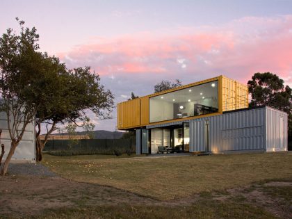 A Stylish Contemporary House Made of Four Shipping Containers in the Primavera Forest by S+ Diseño (4)