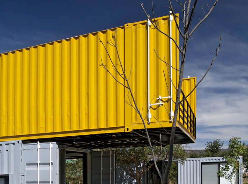 A Stylish Contemporary House Made of Four Shipping Containers in the Primavera Forest by S+ Diseño (5)