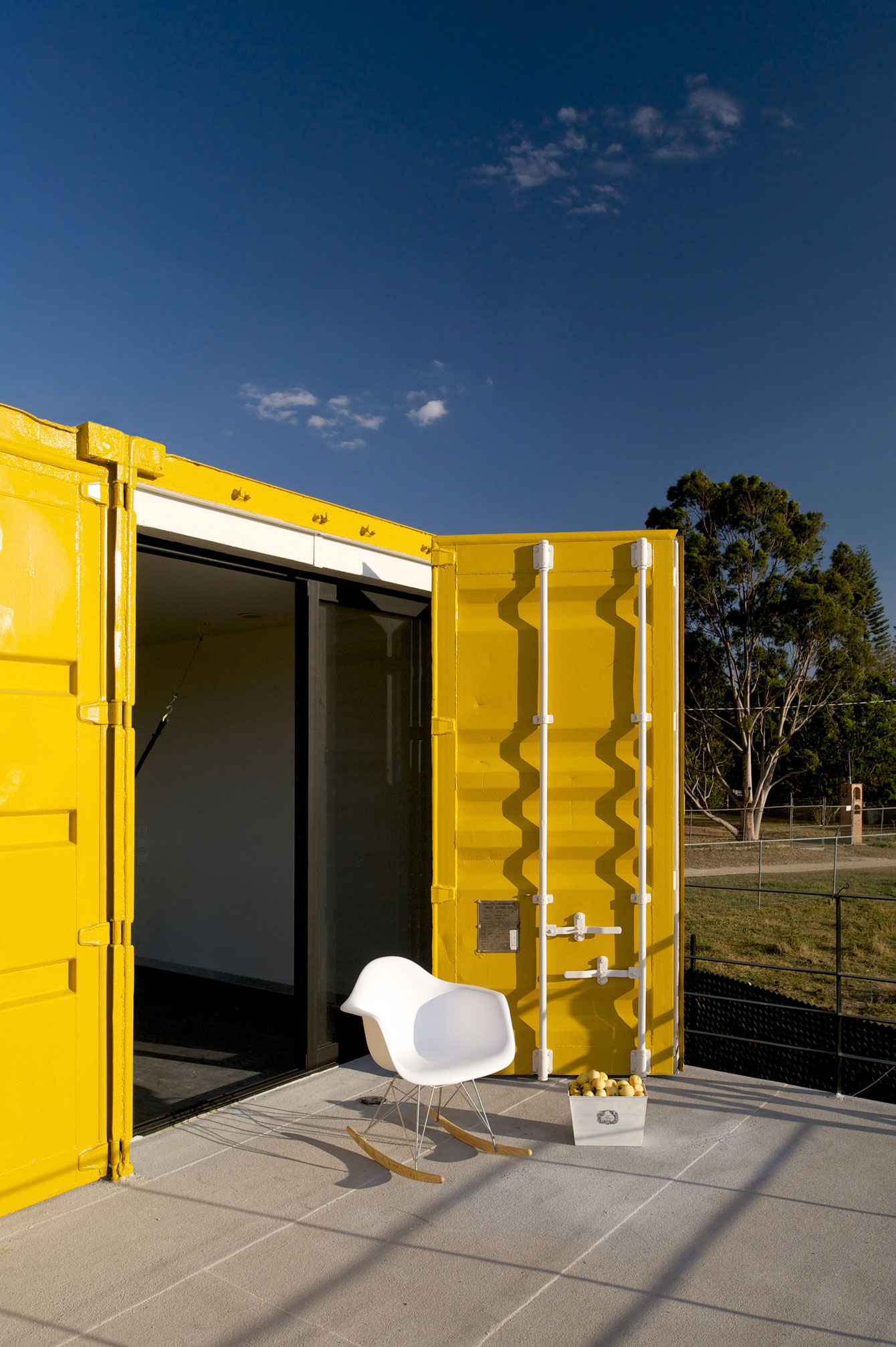 A Stylish Contemporary House Made of Four Shipping Containers in the Primavera Forest by S+ Diseño (9)
