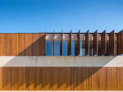 A Contemporary House with Both Opaque and Transparent Facades in São Paulo, Brazil by Studio Arthur Casas (12)