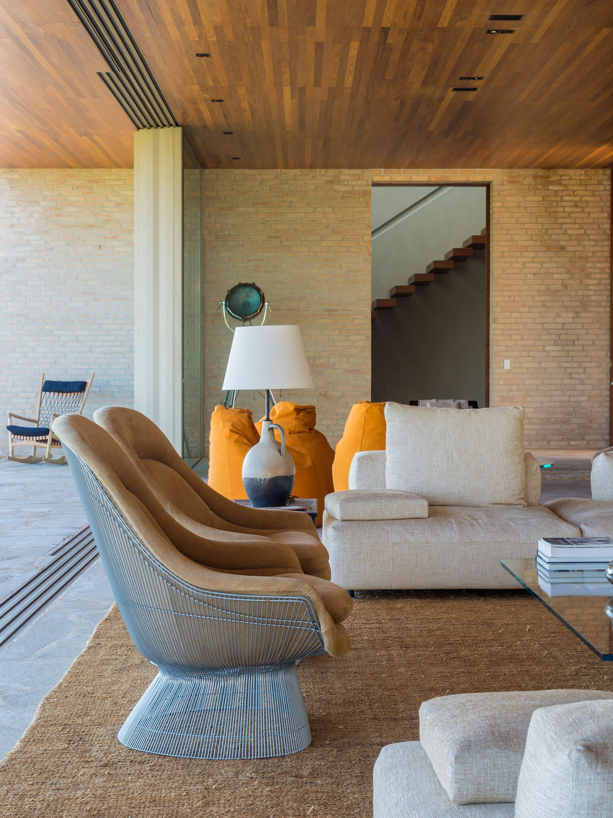 A Contemporary House with Both Opaque and Transparent Facades in São Paulo, Brazil by Studio Arthur Casas (8)