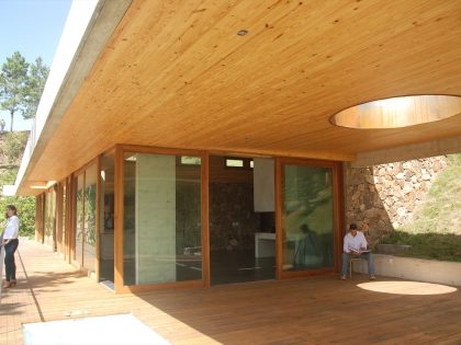 A Contemporary House with Exposed Concrete Walls and Excavated Rock in Dominican Republic by VASHO (9)