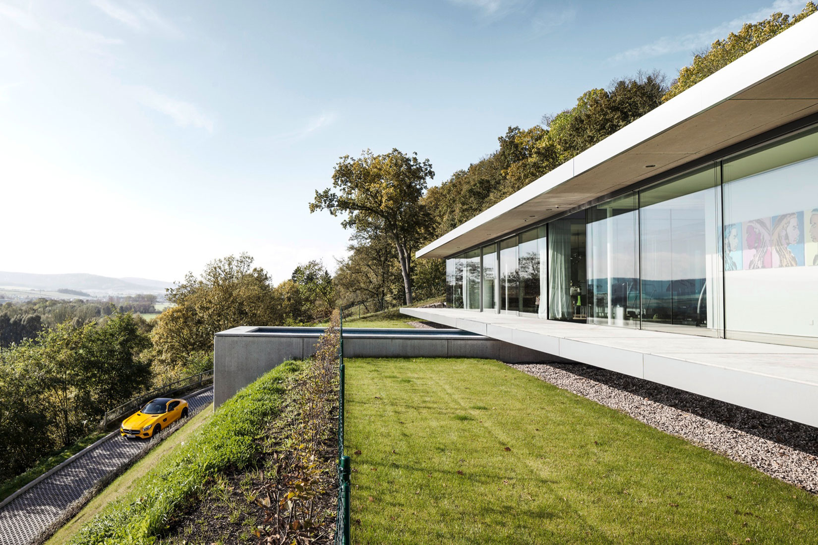 A Contemporary House with Lots of Glass, Steel and Concrete in Thuringia, Germany by Paul de Ruiter Architects (1)