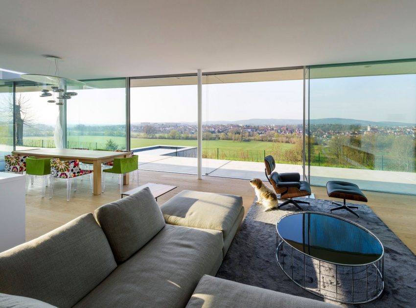 A Contemporary House with Lots of Glass, Steel and Concrete in Thuringia, Germany by Paul de Ruiter Architects (12)