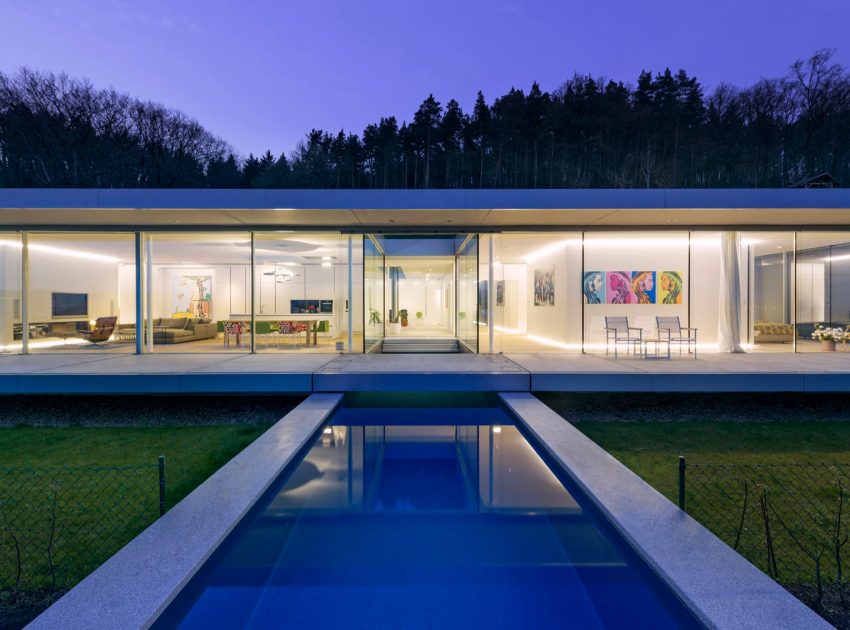 A Contemporary House with Lots of Glass, Steel and Concrete in Thuringia, Germany by Paul de Ruiter Architects (14)