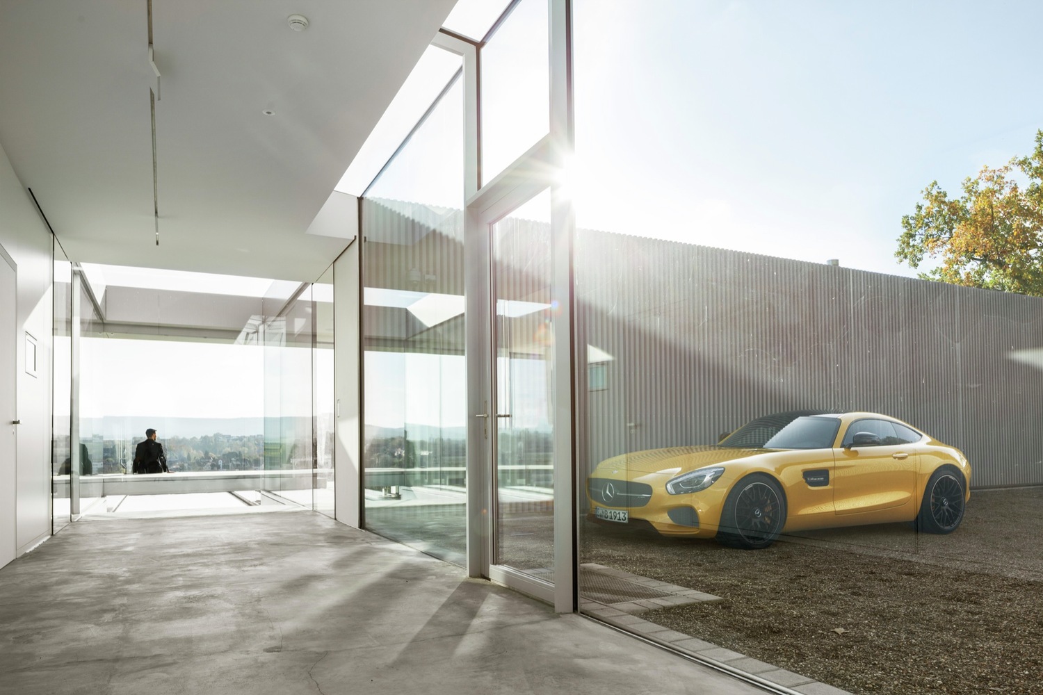 A Contemporary House with Lots of Glass, Steel and Concrete in Thuringia, Germany by Paul de Ruiter Architects (3)