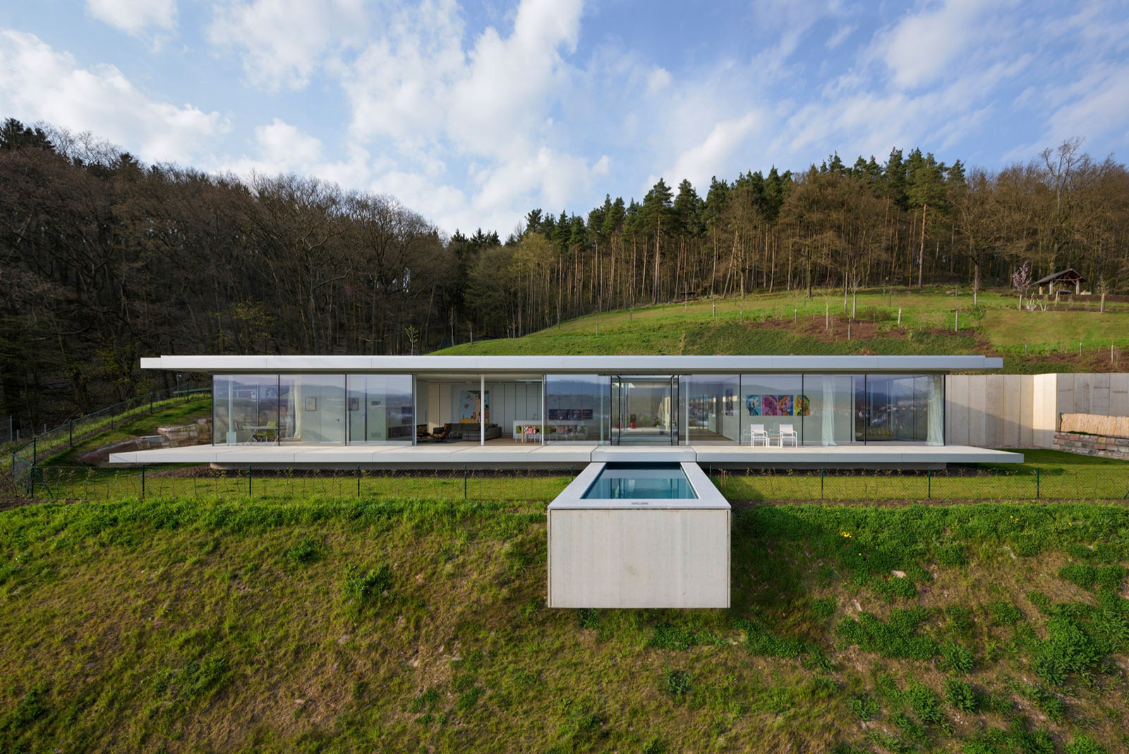 A Contemporary House with Lots of Glass, Steel and Concrete in Thuringia, Germany by Paul de Ruiter Architects (5)