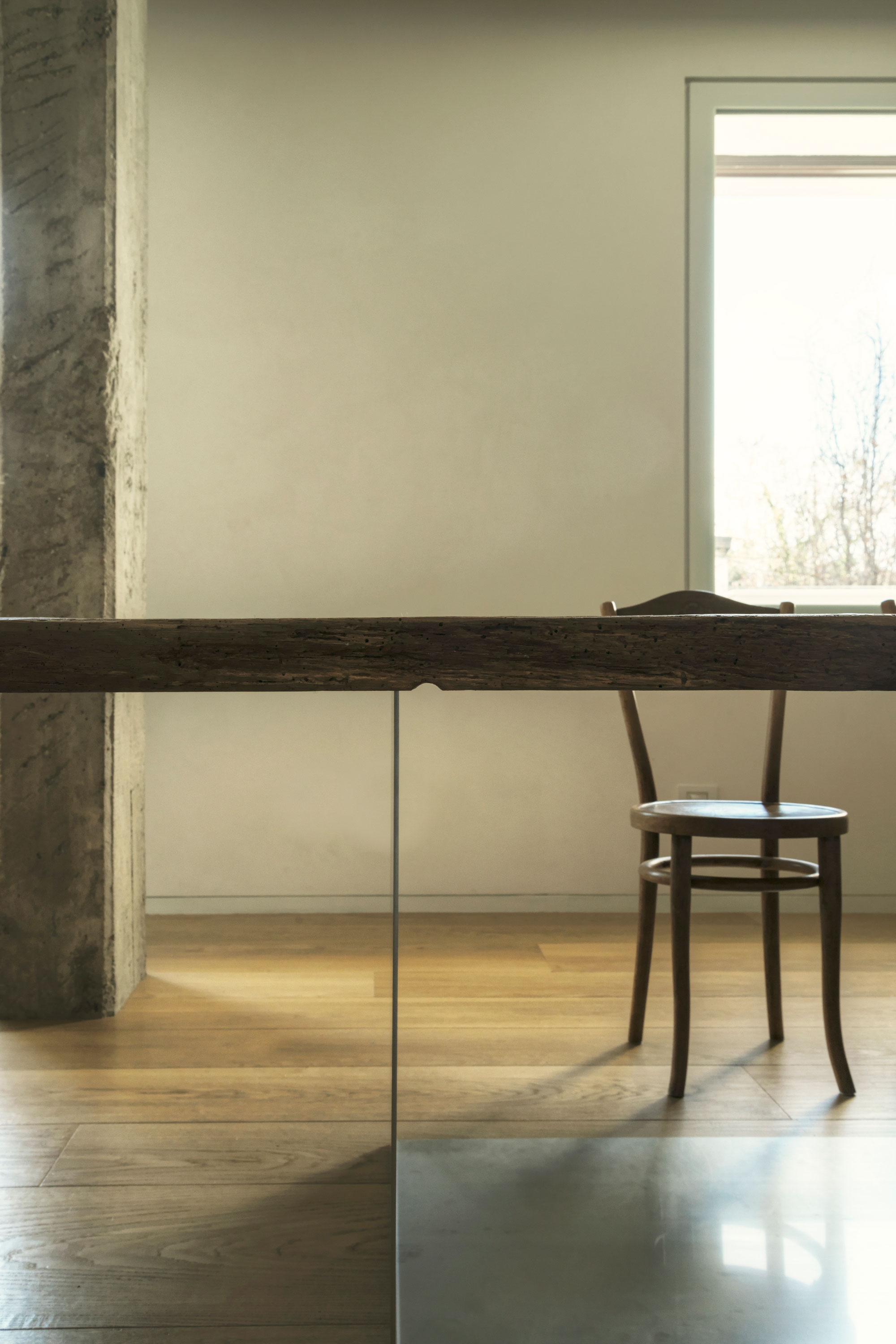A Contemporary House with Strong and Warm Materials in Treviso, Italy by Gobbo Architetti (11)