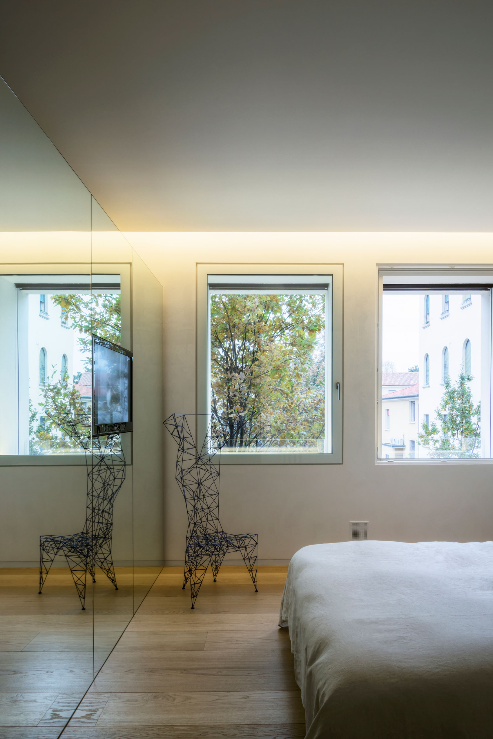 A Contemporary House with Strong and Warm Materials in Treviso, Italy by Gobbo Architetti (12)