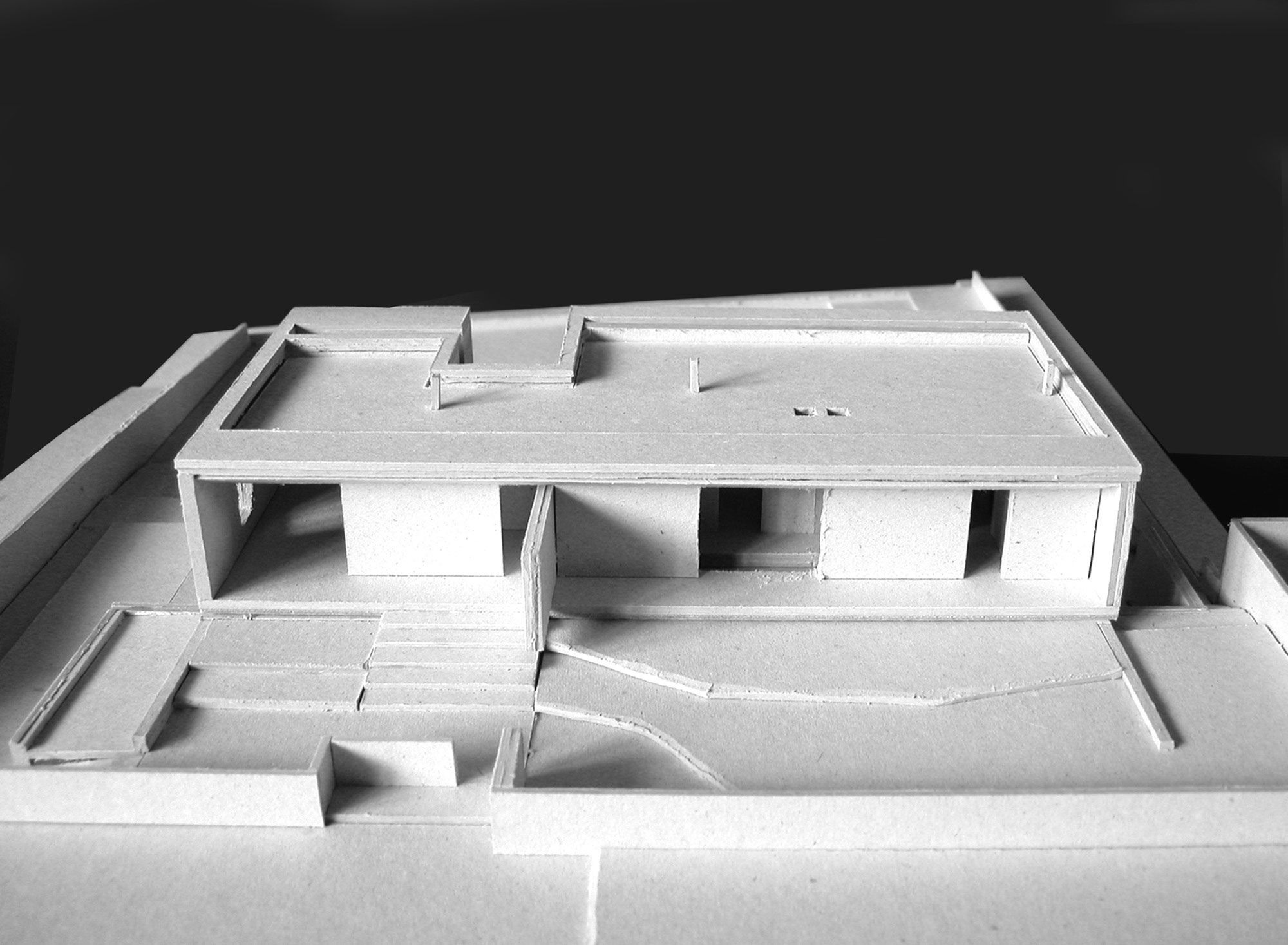 A Contemporary House with a Minimalist Decor Done in White by Raulino Silva Arquitecto (41)