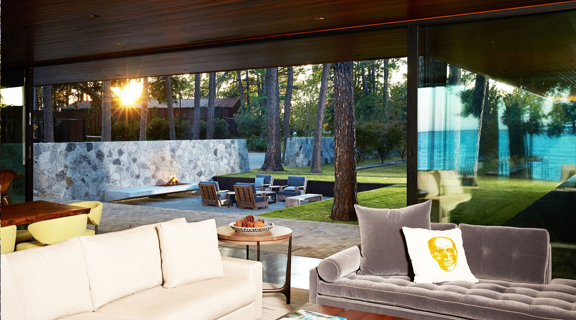 A Contemporary Lakefront Home with Concrete and Weathering Steel in Cedar Creek Reservoir by Wernerfield (13)