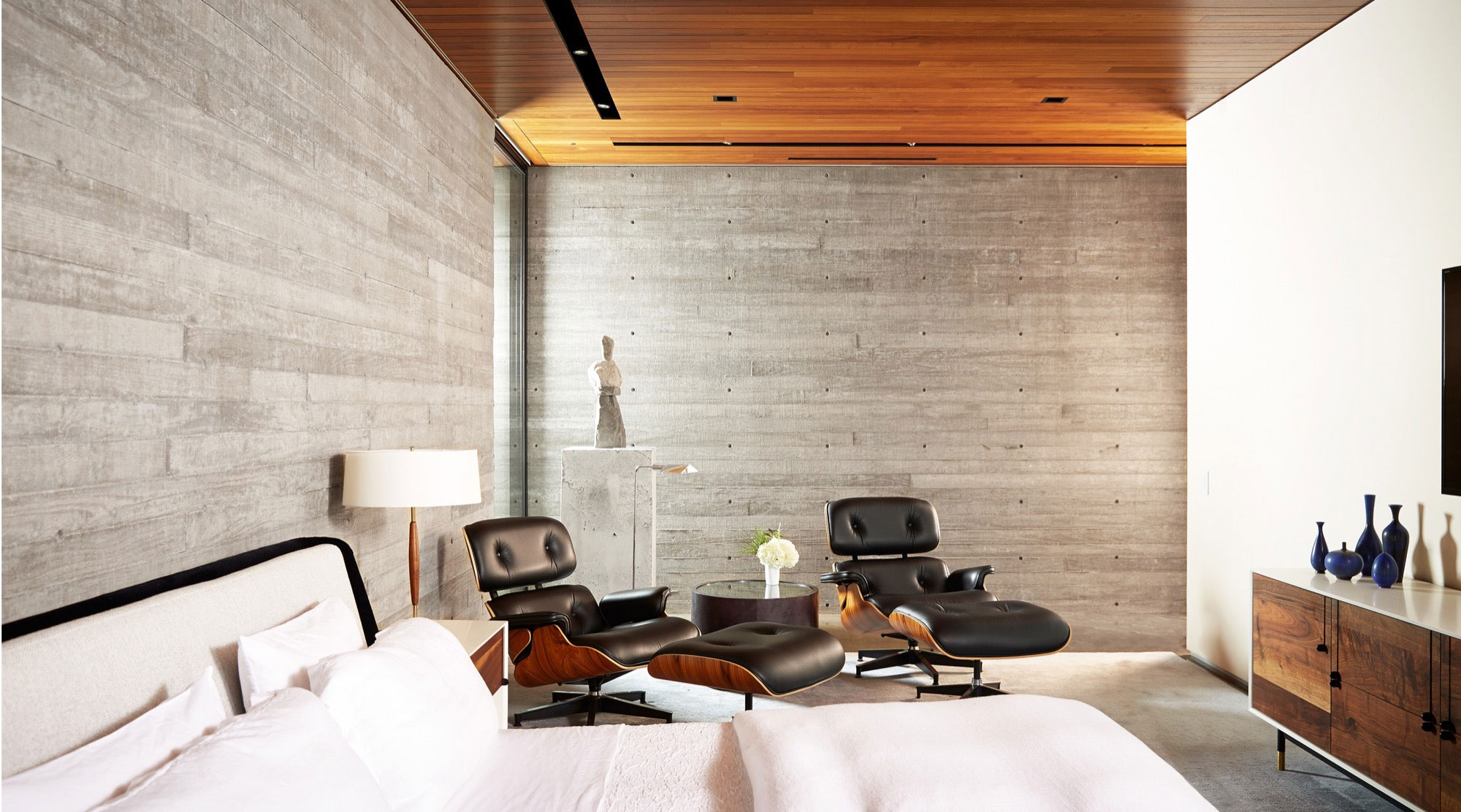 A Contemporary Lakefront Home with Concrete and Weathering Steel in Cedar Creek Reservoir by Wernerfield (16)