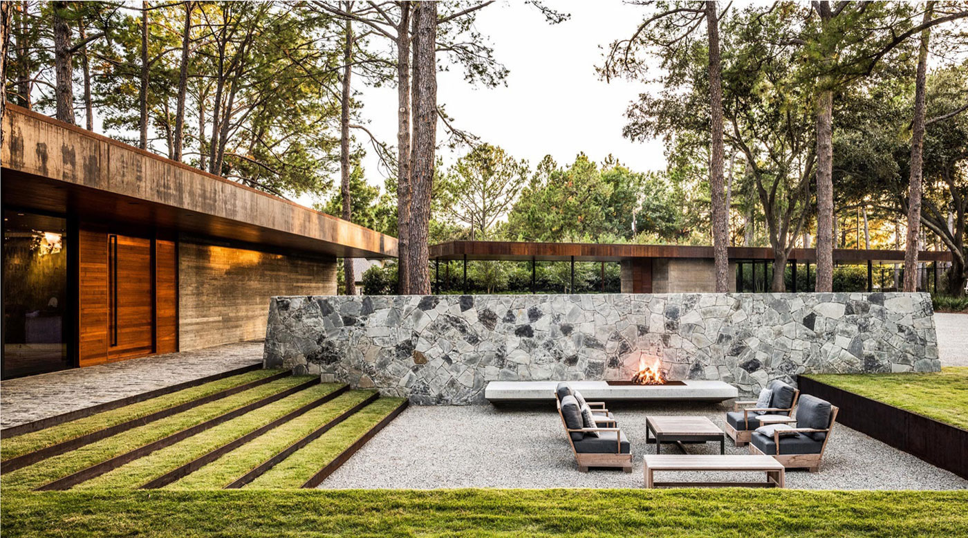 A Contemporary Lakefront Home with Concrete and Weathering Steel in Cedar Creek Reservoir by Wernerfield (2)