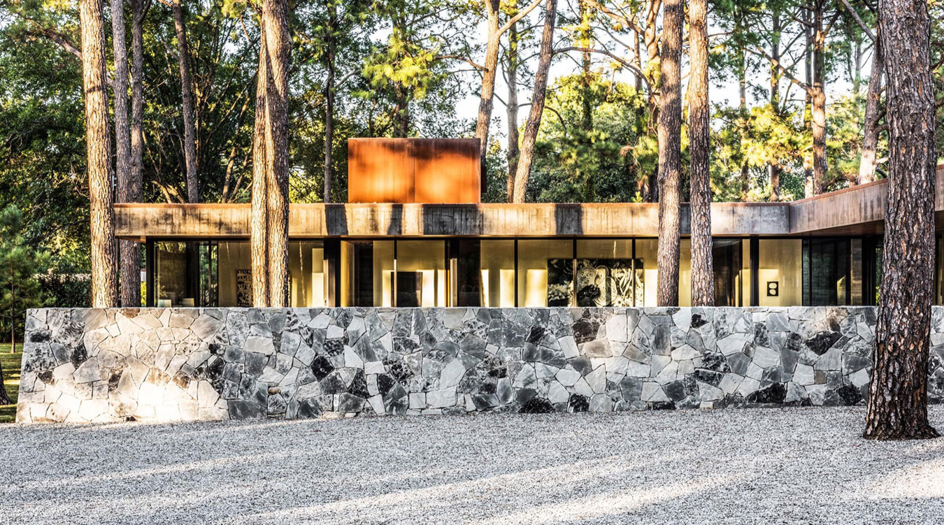 A Contemporary Lakefront Home with Concrete and Weathering Steel in Cedar Creek Reservoir by Wernerfield (4)
