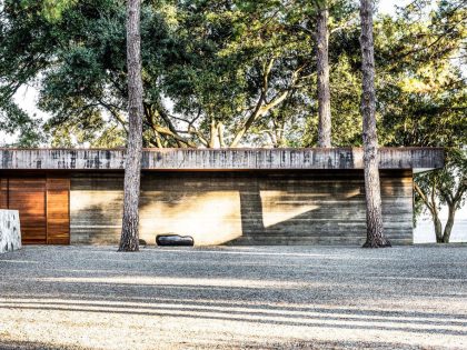A Contemporary Lakefront Home with Concrete and Weathering Steel in Cedar Creek Reservoir by Wernerfield (5)
