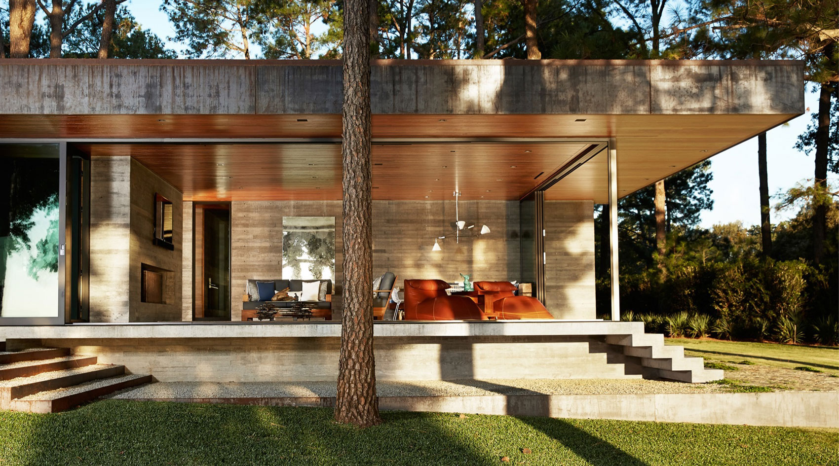 A Contemporary Lakefront Home with Concrete and Weathering Steel in Cedar Creek Reservoir by Wernerfield (7)