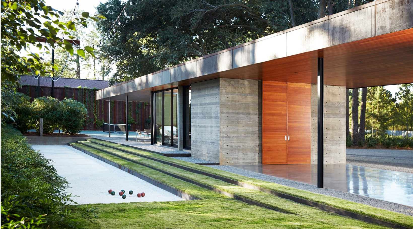 A Contemporary Lakefront Home with Concrete and Weathering Steel in Cedar Creek Reservoir by Wernerfield (8)