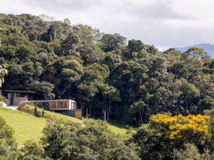 A Contemporary Mountainside Home in the Stunning Hills of Santo Antônio do Pinhal by H+F Arquitetos (1)